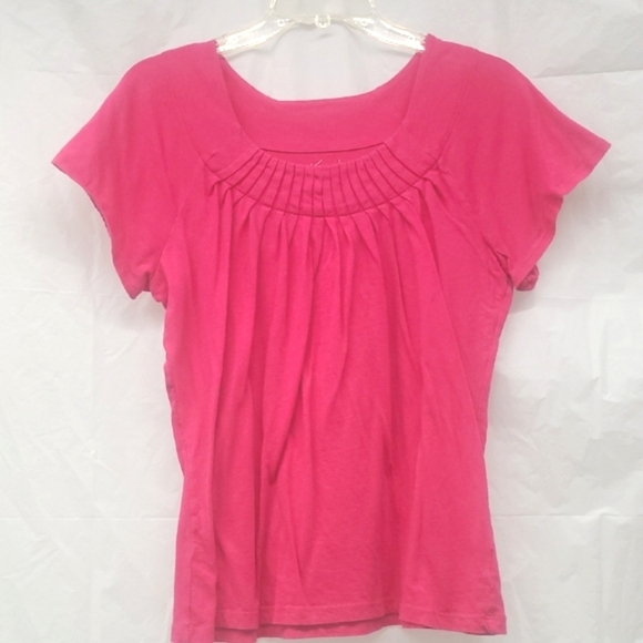 Kim Rogers Vibrant Pink Fuscia Pleated Blouse T-shirt Short Sleeve Scoop Nck - Picture 1 of 7